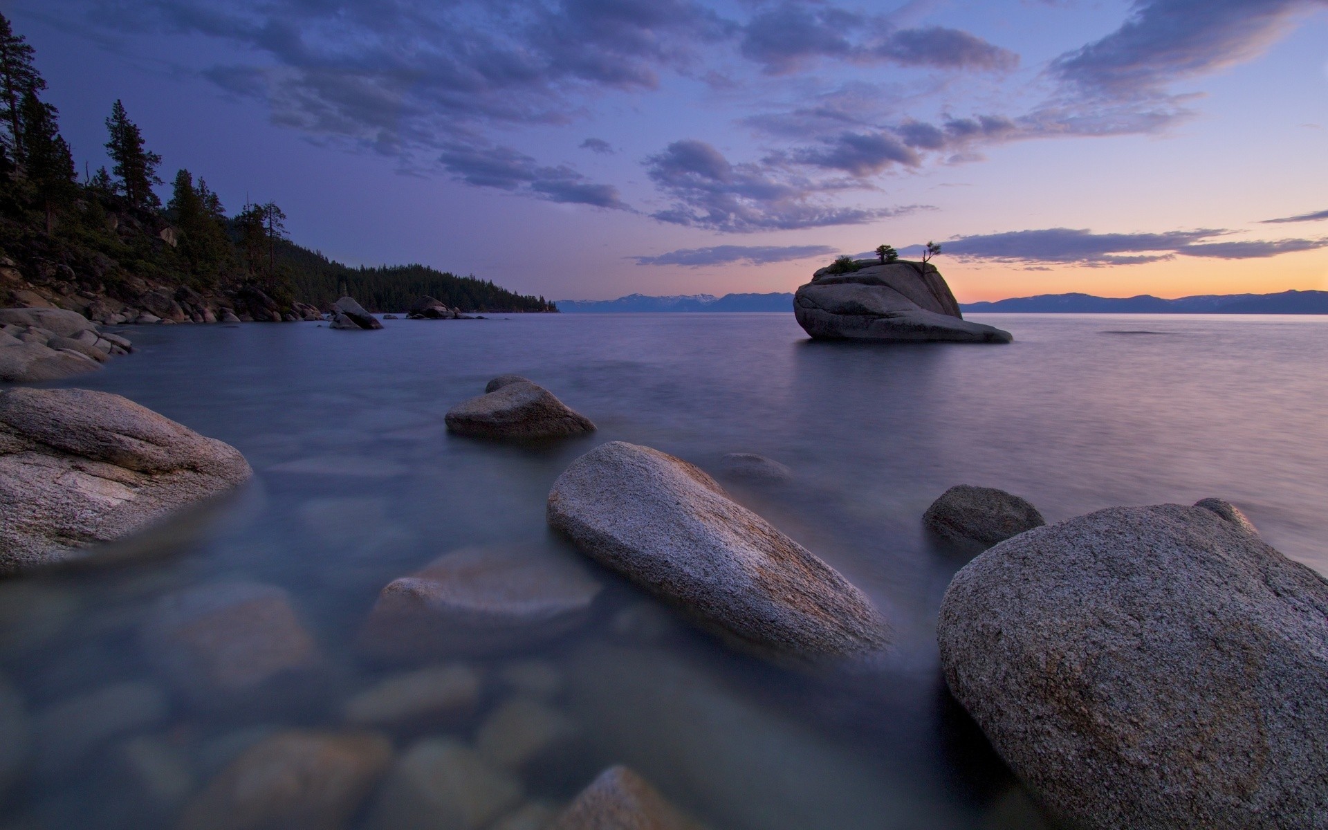 lago agua roca puesta de sol playa noche mar boulder crepúsculo mar paisaje sangre fría amanecer naturaleza paisaje océano viajes cielo reflexión relajación