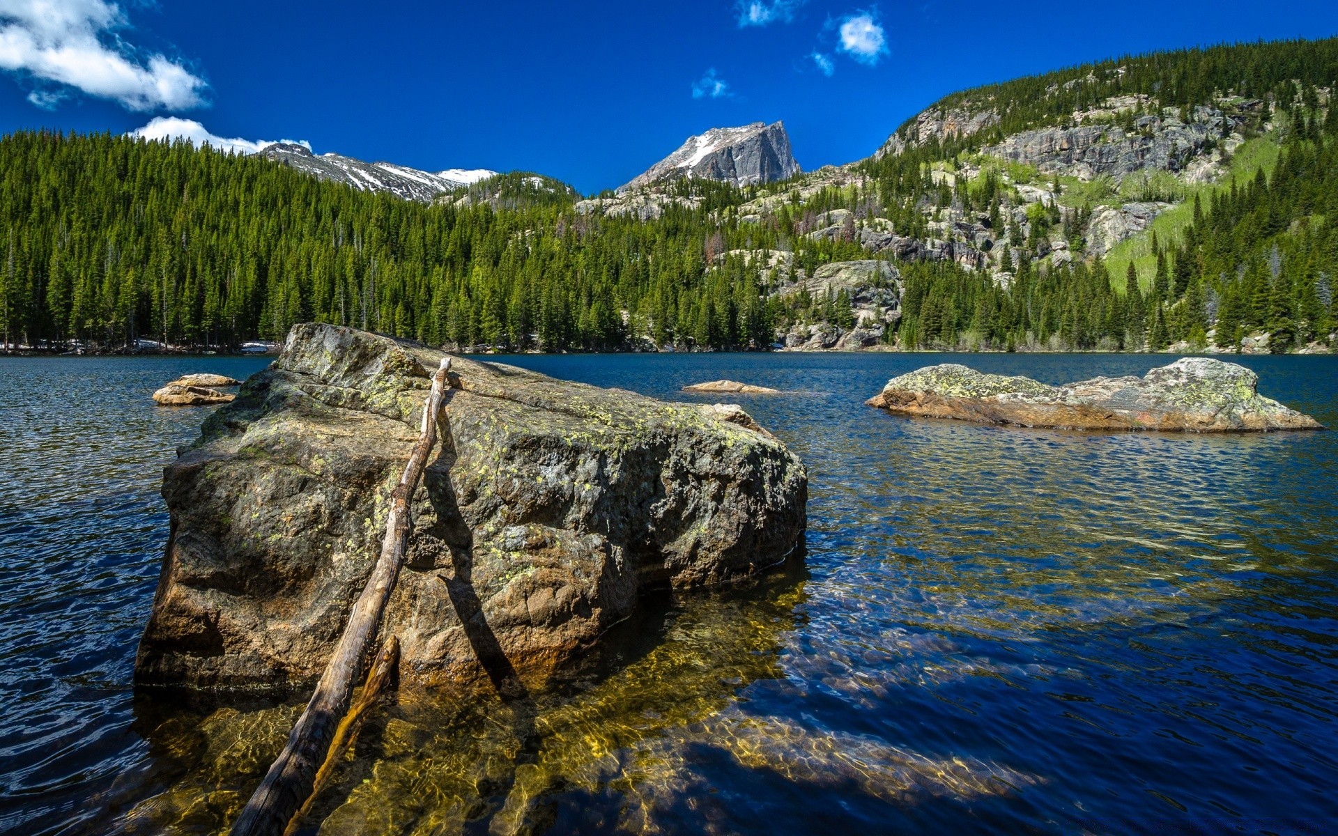 lago agua paisaje naturaleza escénico viajes montaña reflexión al aire libre cielo roca luz del día nieve verano madera