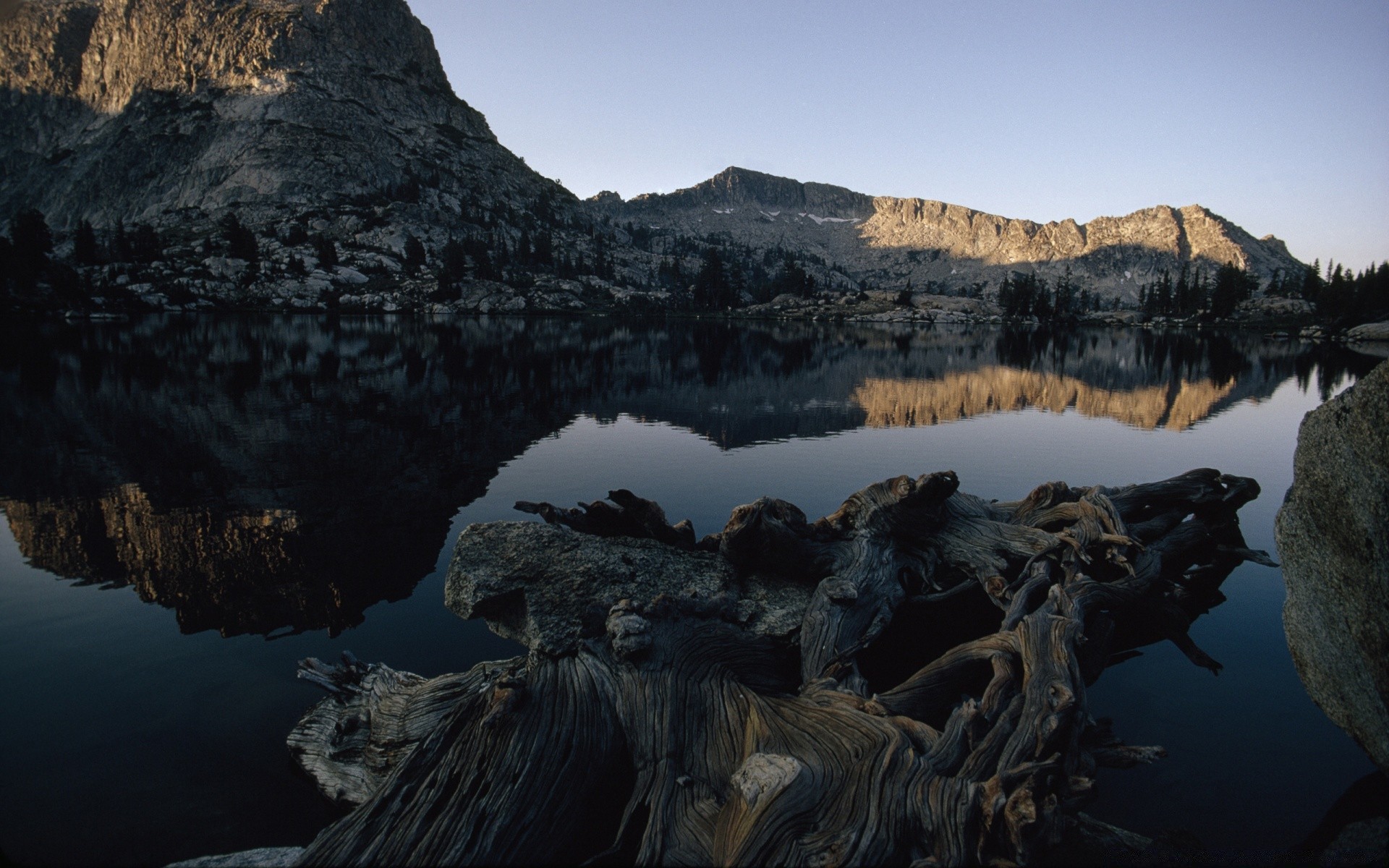 lago agua paisaje viajes al aire libre montaña escénico nieve reflexión luz del día roca