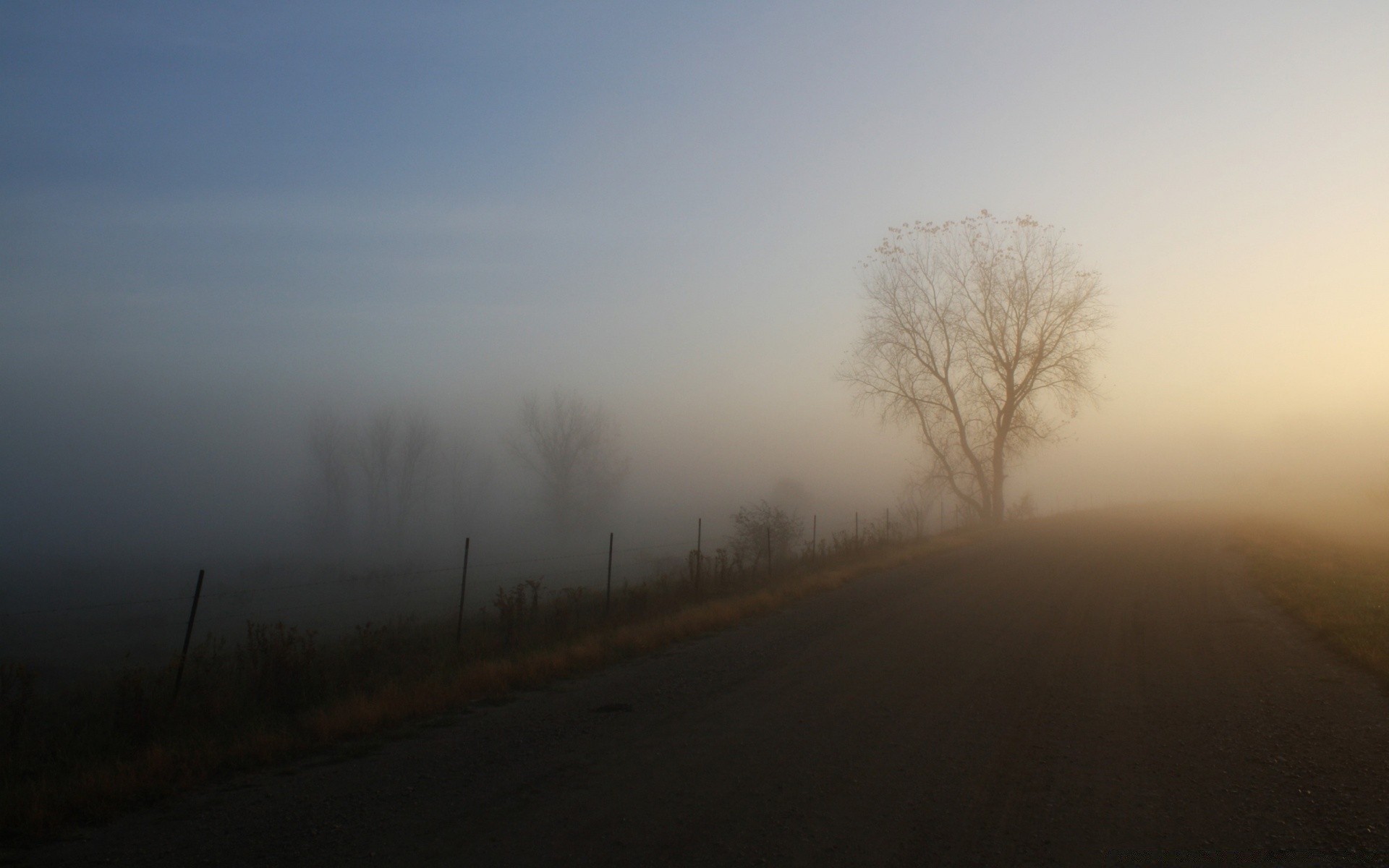 otoño niebla paisaje niebla amanecer invierno clima puesta de sol nieve árbol naturaleza cielo luz tormenta carretera sol neblina otoño noche al aire libre