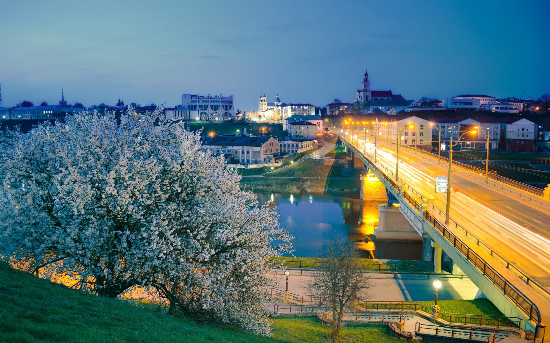 frühling stadt reisen wasser architektur himmel stadt transportsystem haus städtisch brücke anblick im freien stadt fluss