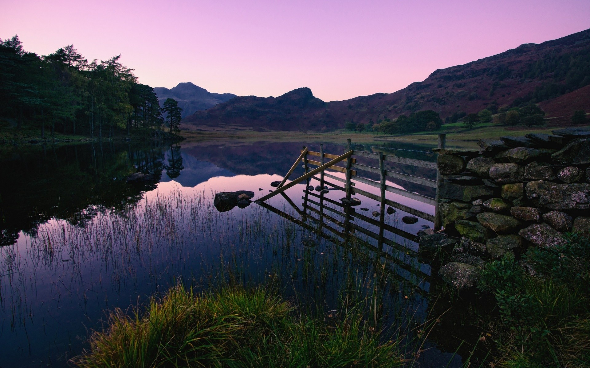 lago paisaje agua río montaña viajes naturaleza cielo escénico reflexión al aire libre árbol madera puesta del sol amanecer roca puente hierba