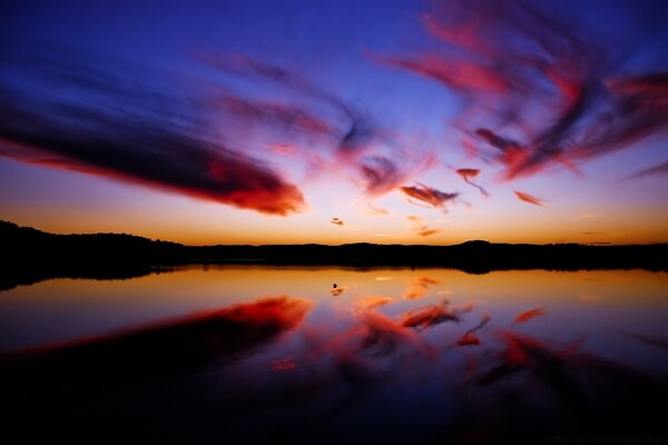 Naturlandschaft mit Sonnenuntergang