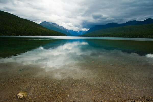 The landscape of the lake and the beautiful sky