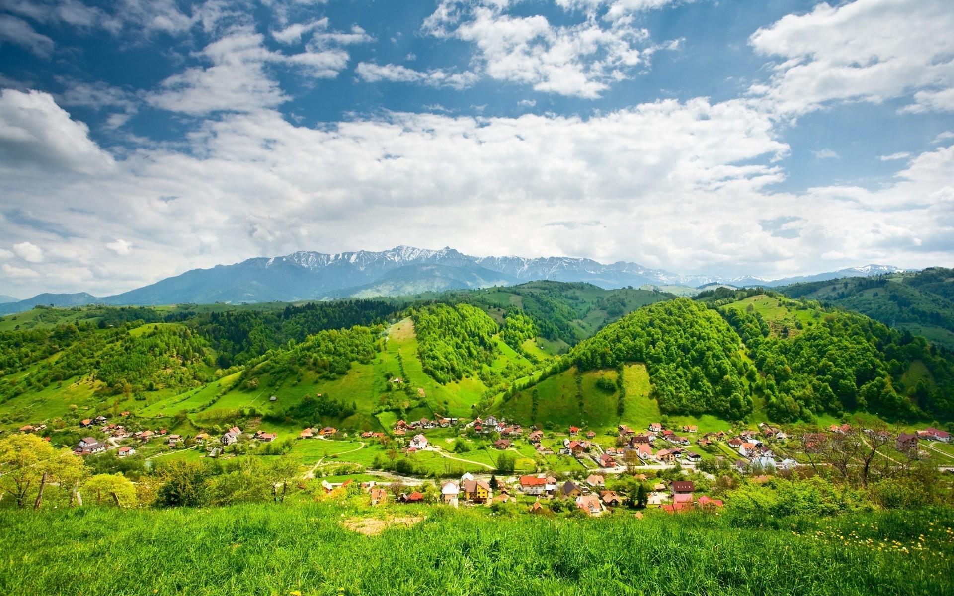 verano paisaje naturaleza colina montaña cielo rural al aire libre viajes hierba árbol campo agricultura heno escénico