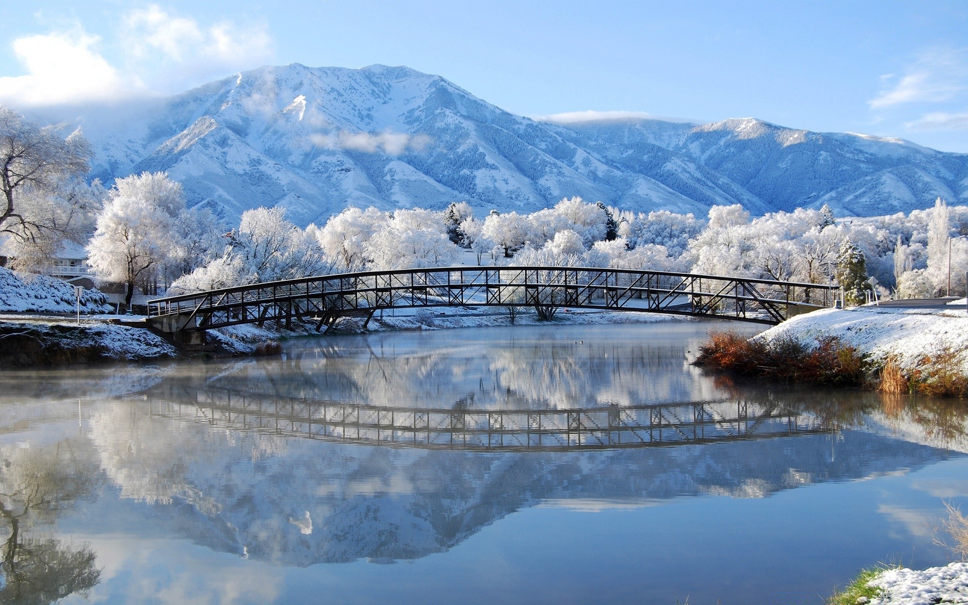 winter schnee landschaft wasser see fluss natur berge reisen kalt eis landschaftlich reflexion himmel holz holz schön