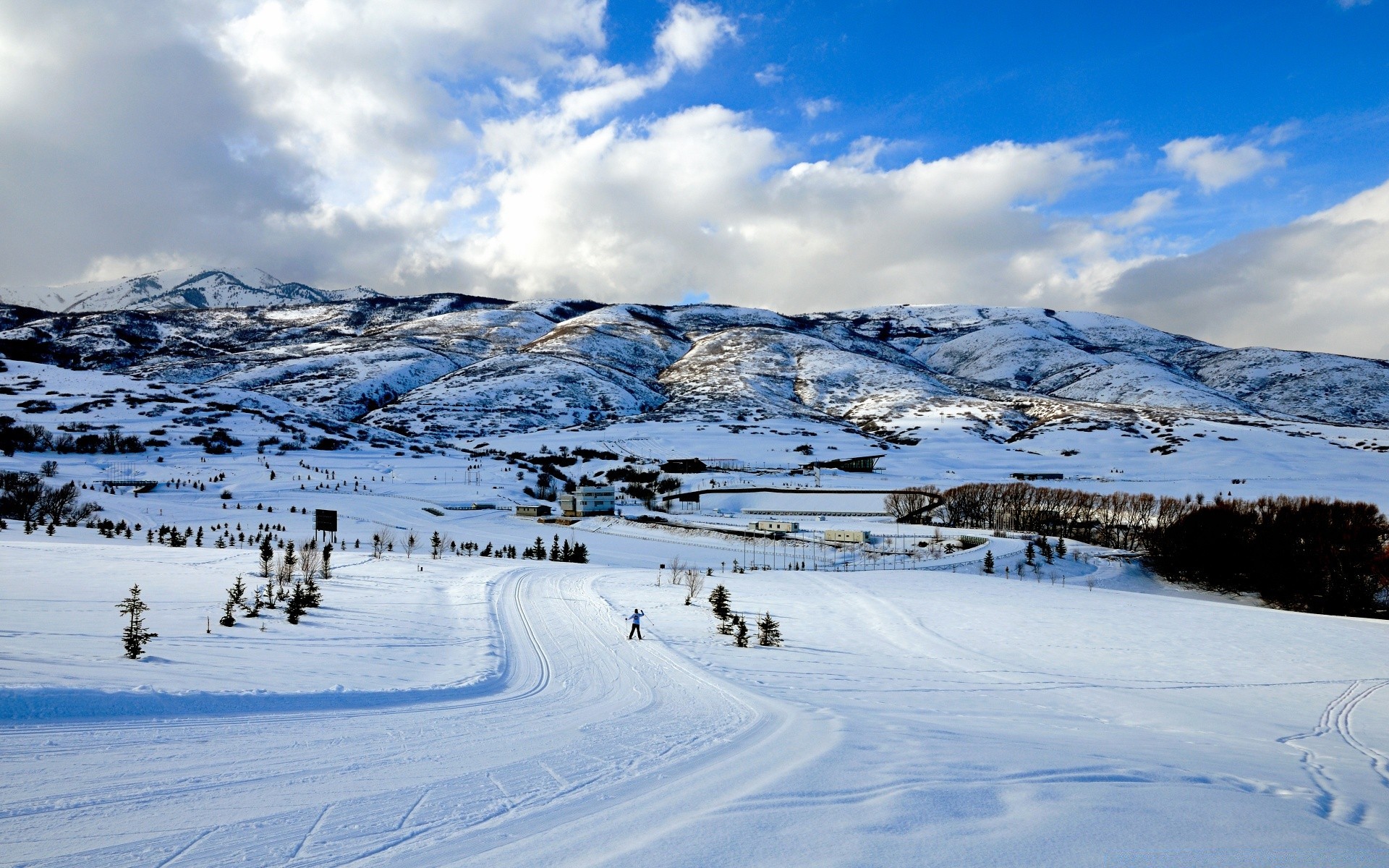 inverno neve frio montanhas gelo cênica paisagem resort colina congelado viajar geada panorama