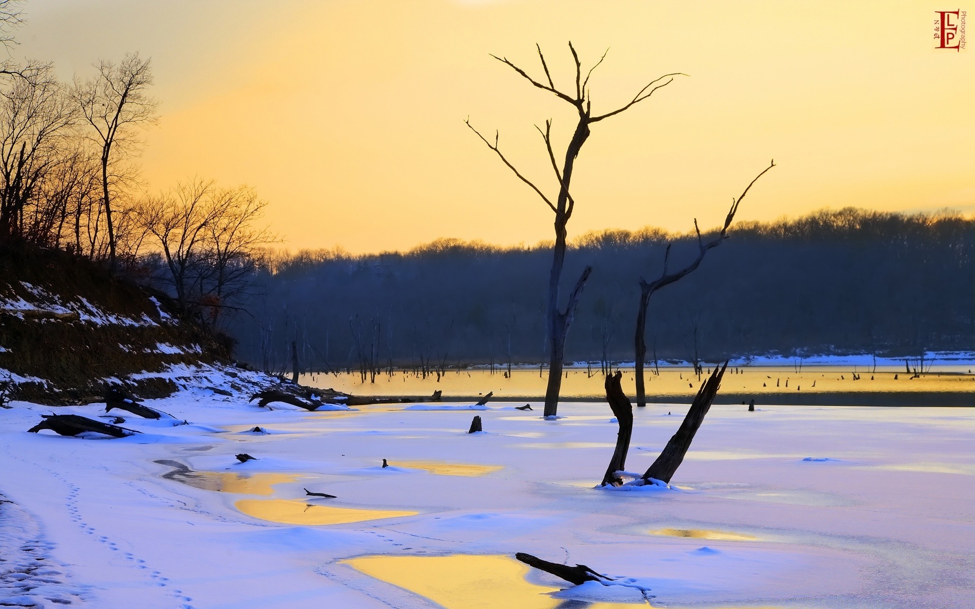 zima krajobraz drzewo woda śnieg jezioro natura na zewnątrz świt odbicie sezon zachód słońca mrożone zimne niebo pogoda lód sceniczny światło dzienne