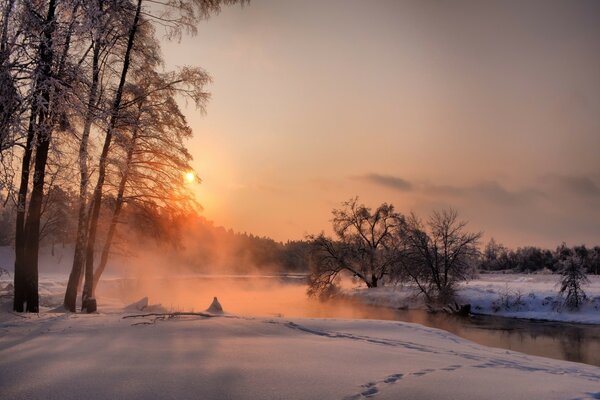 Winter hiking trails freeze