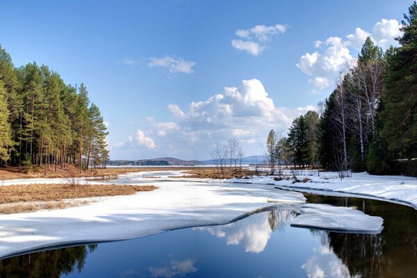 Winter cold water is lonely