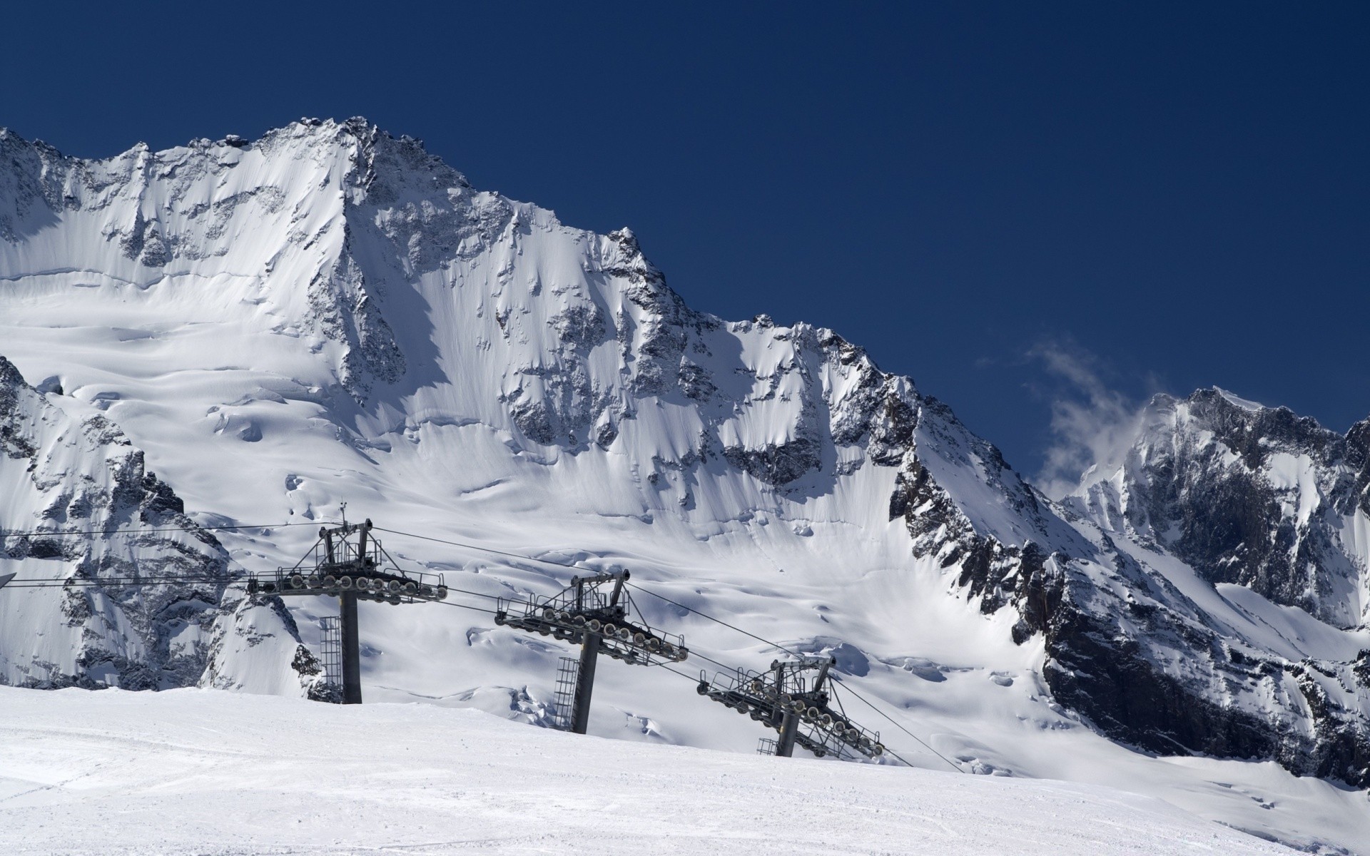 inverno neve montagna freddo nevoso picco di montagna scenico resort ghiaccio ghiacciaio alpino collina pista da sci valle paesaggio evergreen stazione sciistica alta pinnacle