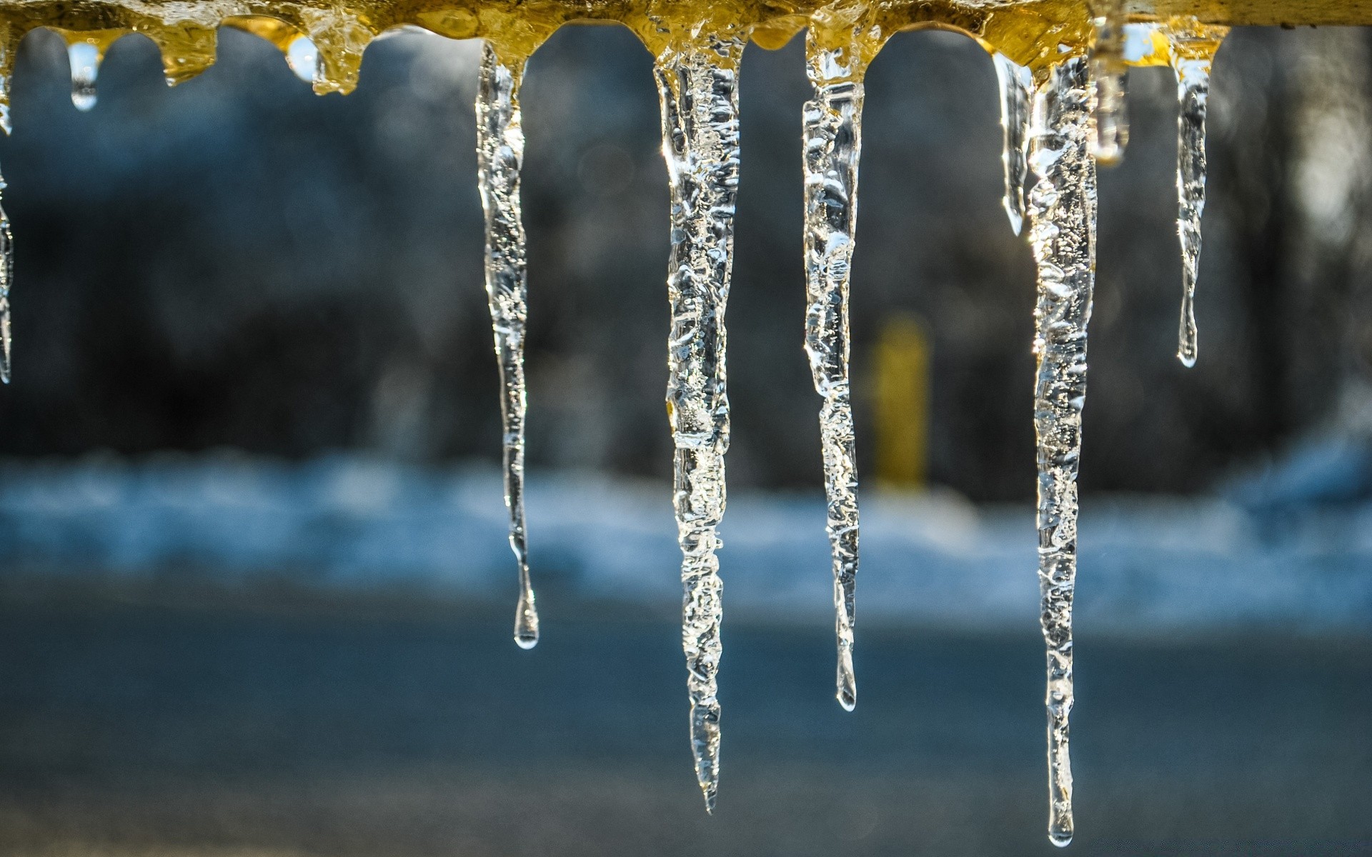 зима падіння води бурулька мокрий рідина сплеск потьоку холодна пити природа плавлення скло бірюза заморожені круто зрозуміло міхур мороз