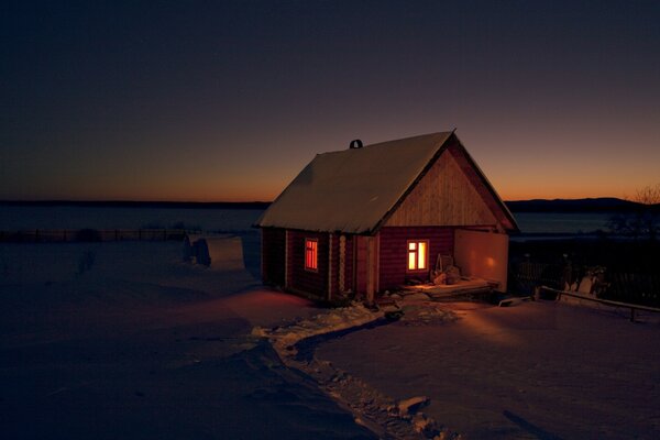 Casa solitaria nella notte