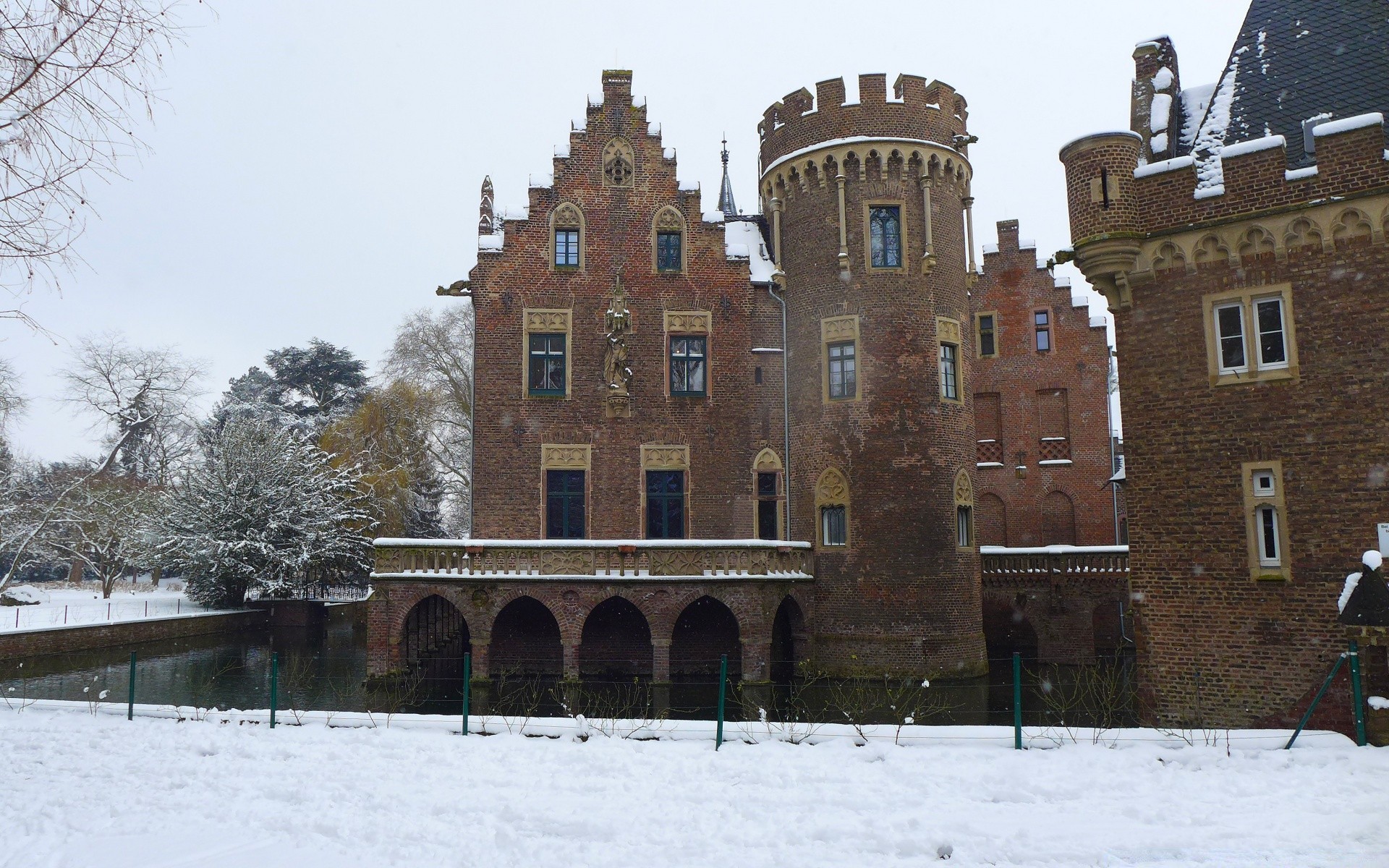 winter architecture building snow castle travel outdoors house tree city home daylight cold museum town