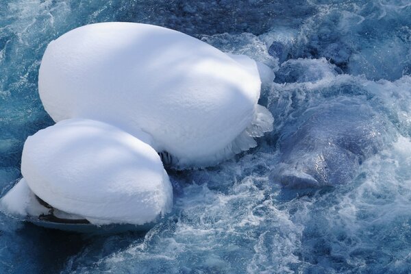 Hielo en la temporada de nieve