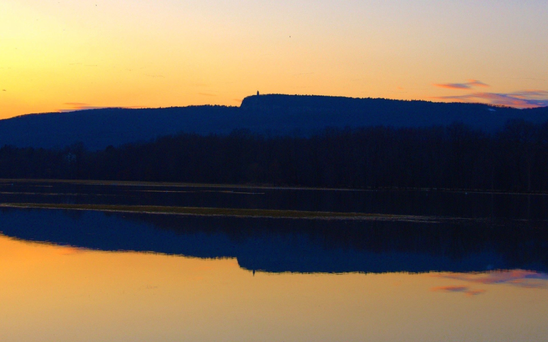 lago puesta de sol amanecer noche agua paisaje crepúsculo reflexión luz cielo iluminado luz del día silueta niebla viajes montañas río sol escénico