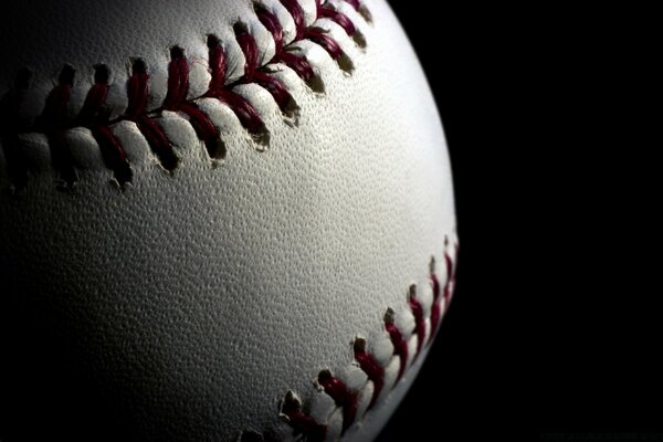 Pelota deportiva de cuero en el concurso de béisbol