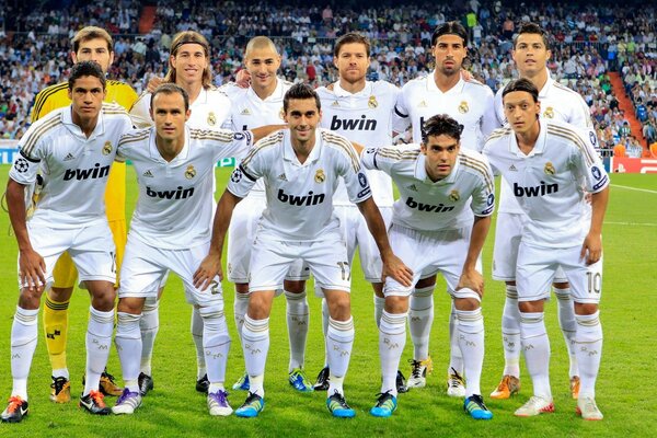 Equipo antes del partido de fútbol