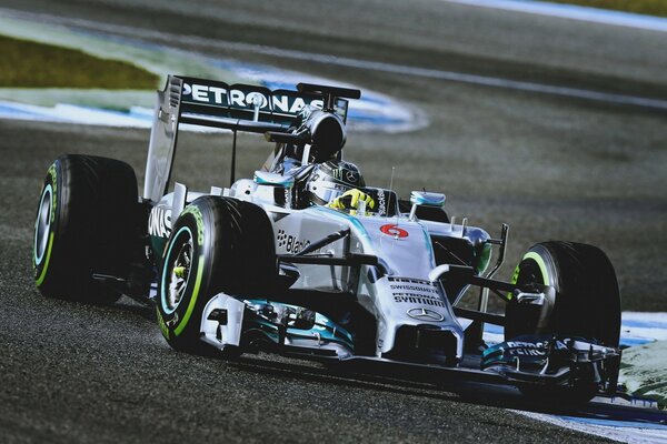 Formule un, une voiture de course