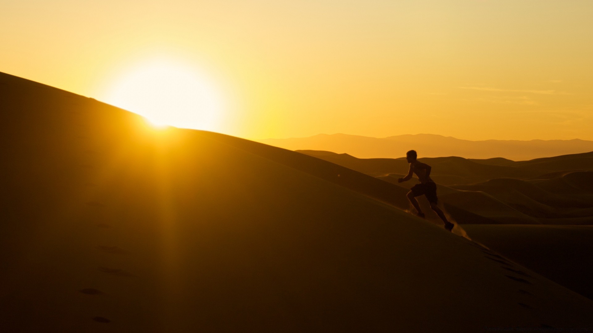 fitness sonnenuntergang hintergrundbeleuchtung dämmerung abend landschaft sonne dämmerung silhouette himmel berge licht reisen abenteuer wüste im freien