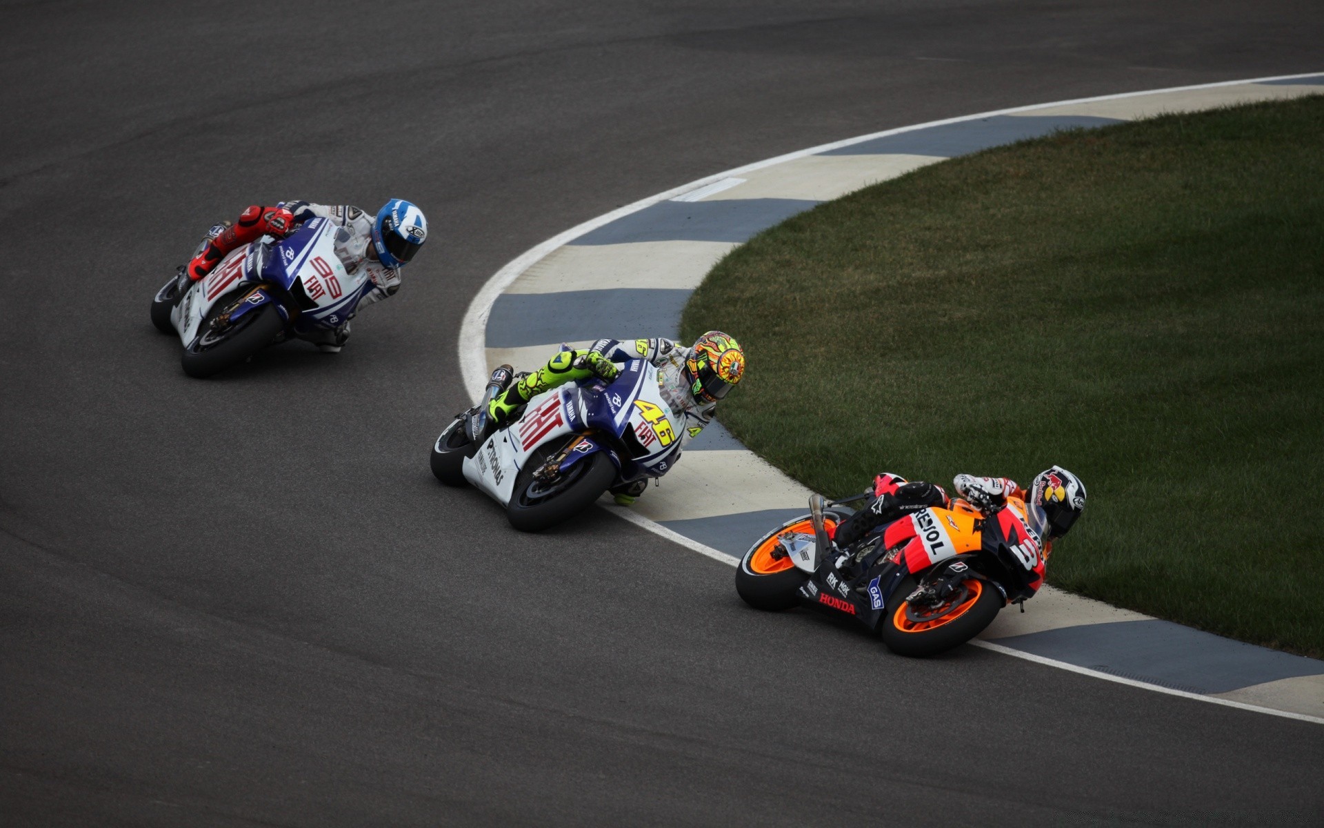 спорт гонки трек спешите чемпионат конкурс водитель действие автомобиль турнир сыгранность диск схема велосипед гонщик кайф автомобильный спорт престиж машина круг автошины