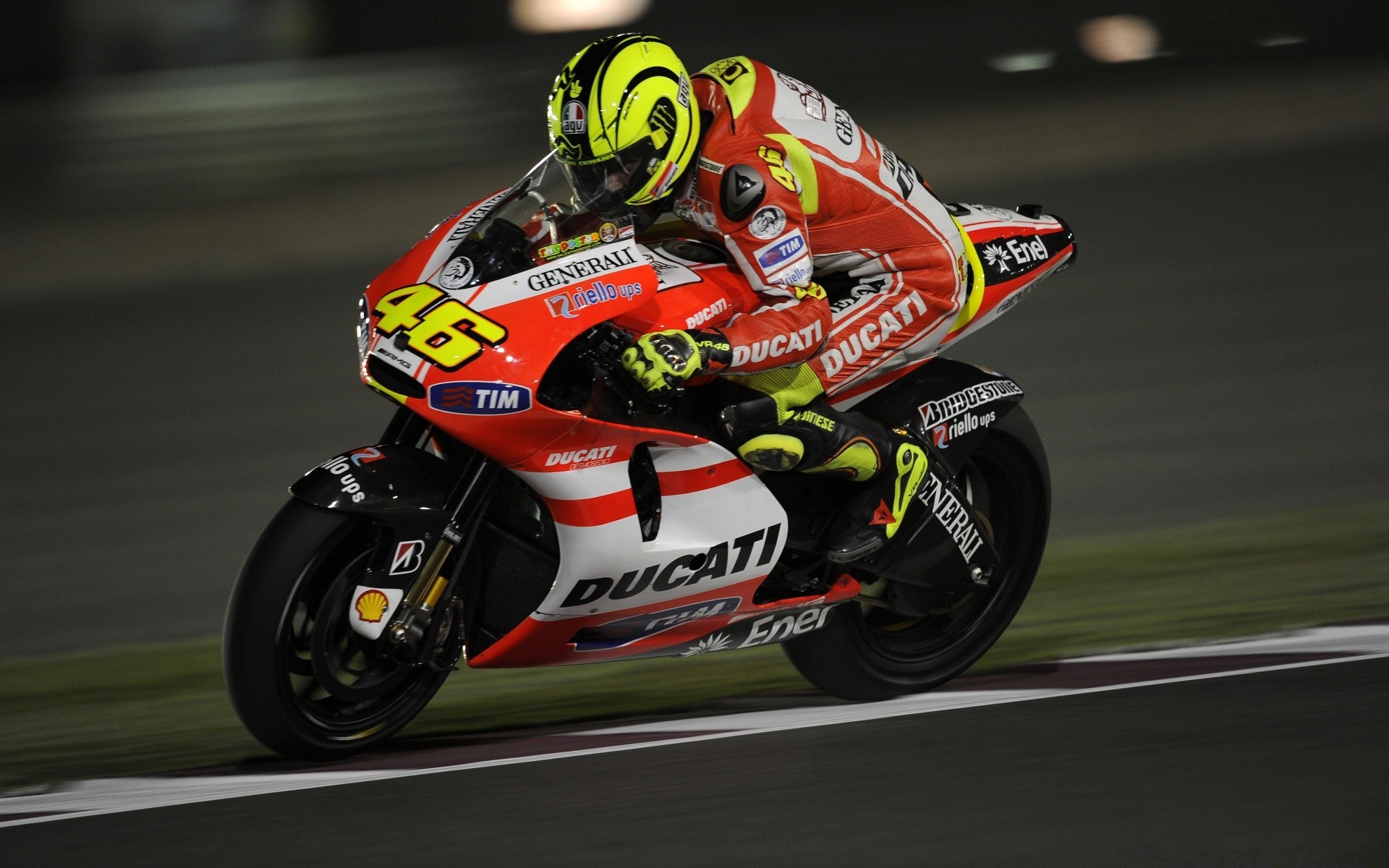 спорт гонки трек чемпионат спешите схема конкурс круг гонщик автомобильный спорт диск действие быстро водитель турнир кайф велосипед гранд при машина престиж