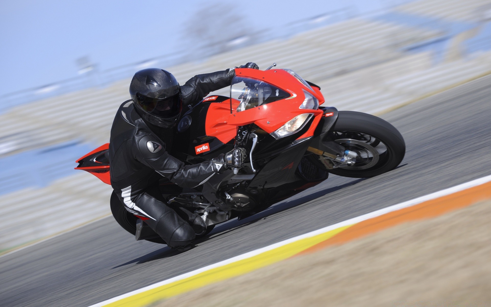 спорт гонки спешите быстро трек диск автомобиль чемпионат действие схема конкурс машина транспортная система водитель мощность автомобиль размытость гонщик автомобильный спорт