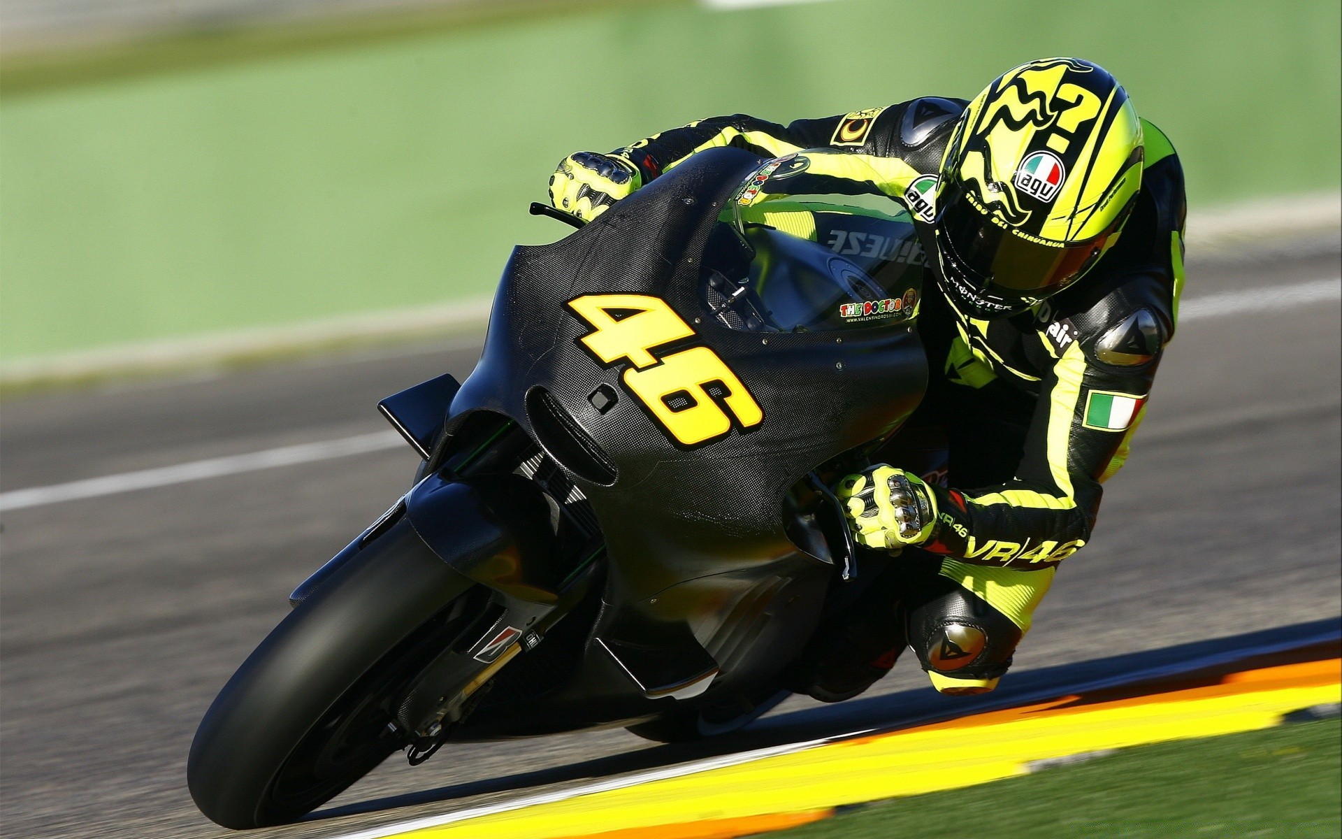 спорт гонки трек конкурс чемпионат автомобиль спешите велосипед гонщик действие диск быстро автомобильный спорт