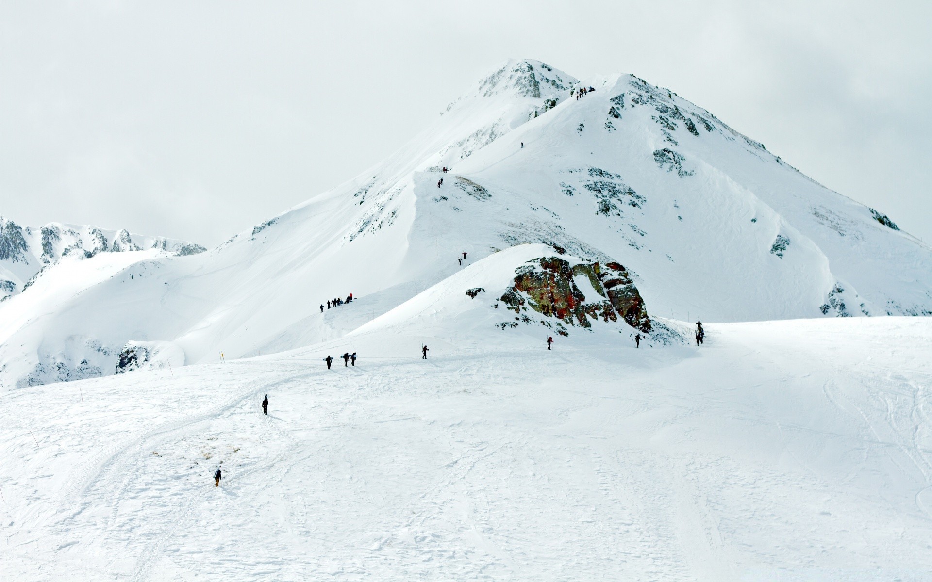 sci neve inverno montagna freddo resort ghiaccio sciatore picco di montagna sport collina polvere avventura pista