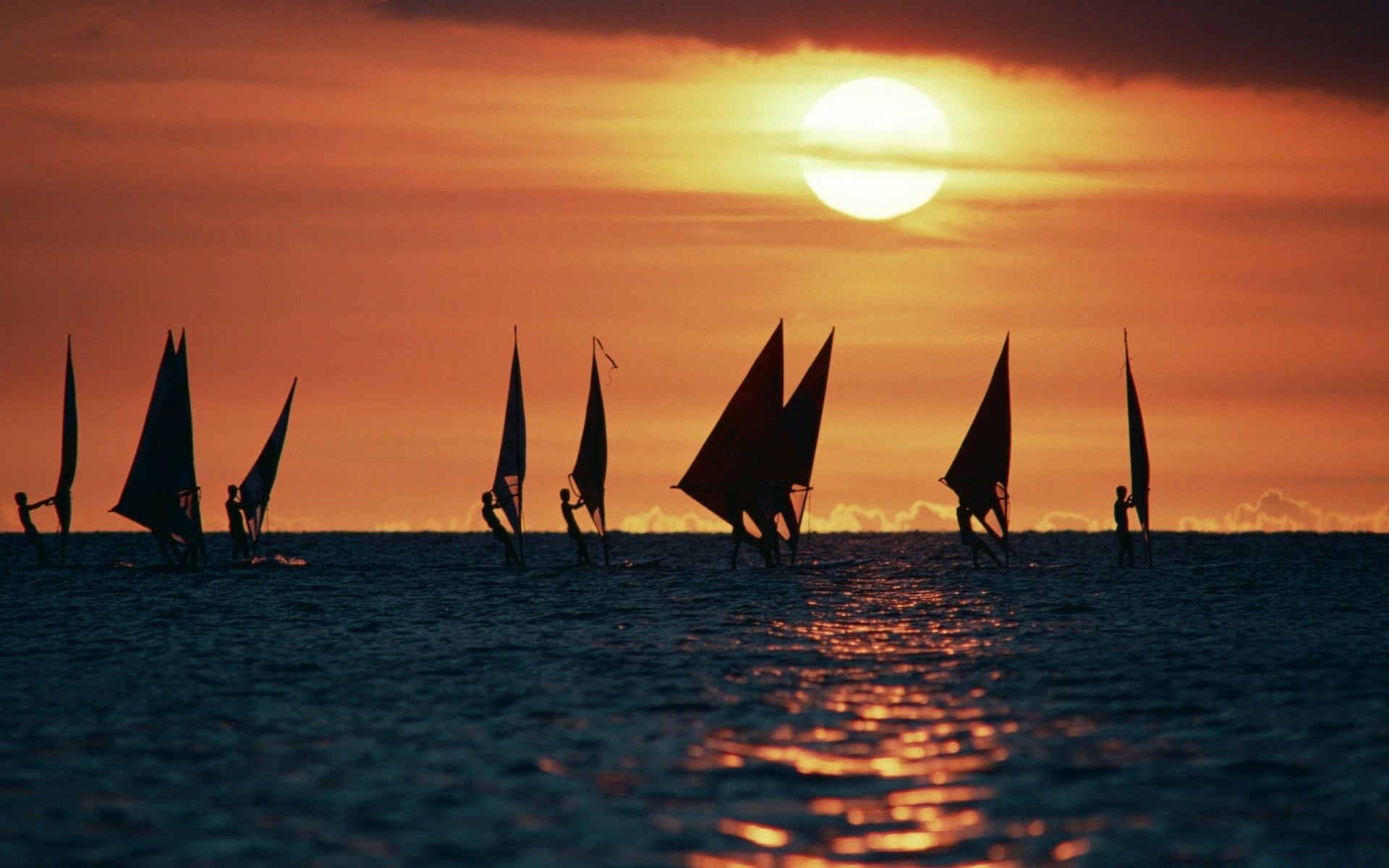 surf mare tramonto oceano acqua barca a vela sera imbarcazione alba spiaggia crepuscolo sagoma riflessione sole illuminato barca cielo mare