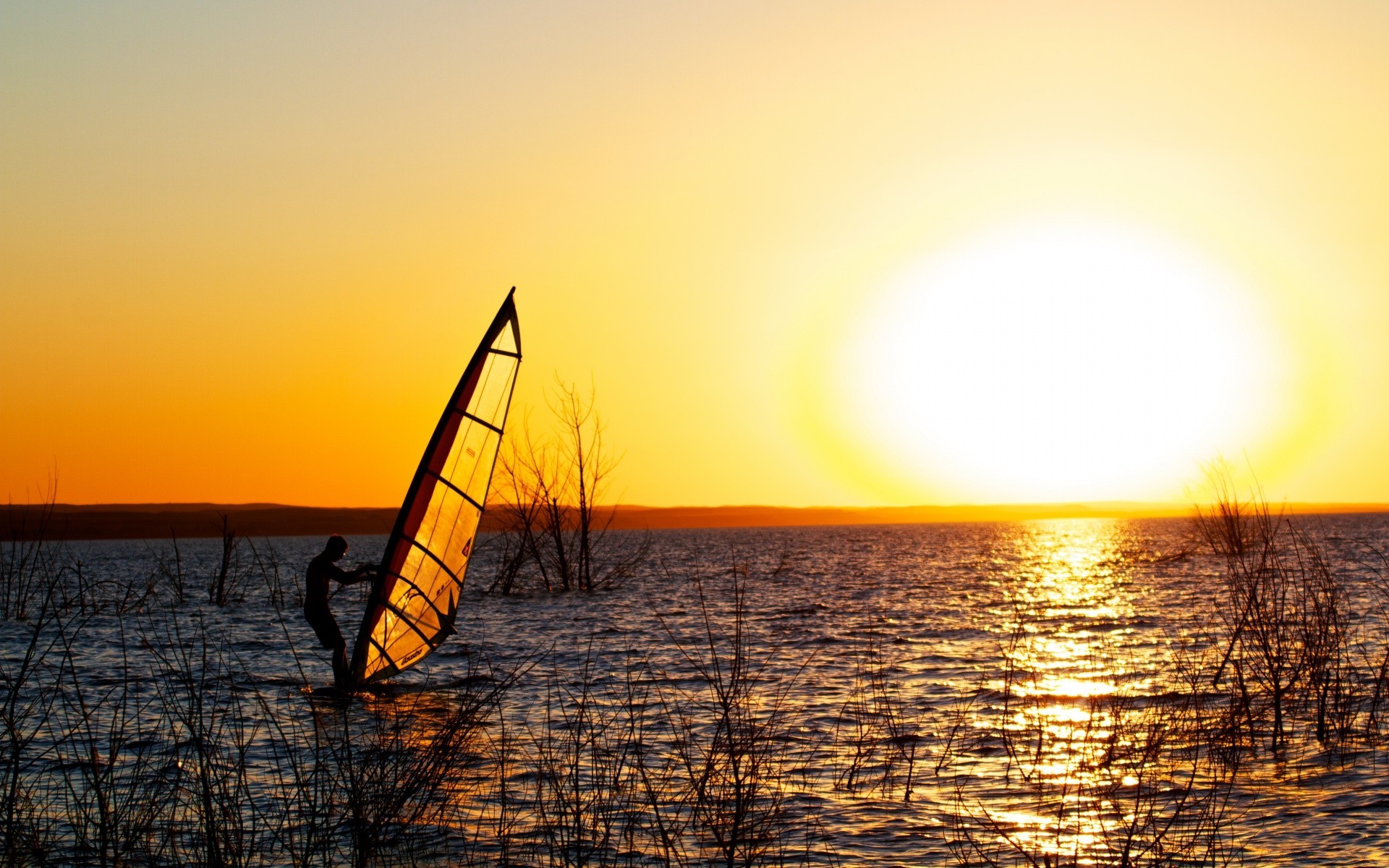 surf puesta de sol agua mar océano barco amanecer sol playa noche paisaje lago cielo reflexión velero barco crepúsculo embarcación mar paisaje luz