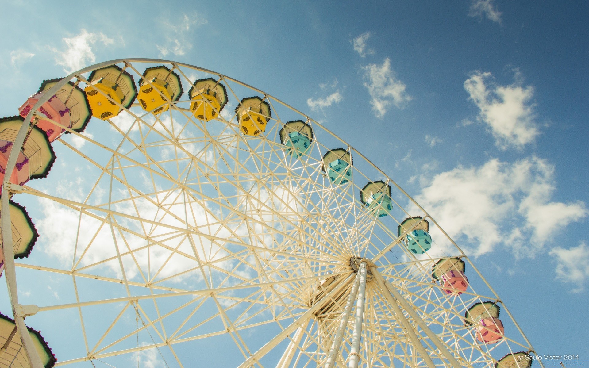 américa carnaval entretenimento carrossel playground roda gigante rodas circo diversão excitação céu festival volta costas lazer diversão alta observação altura