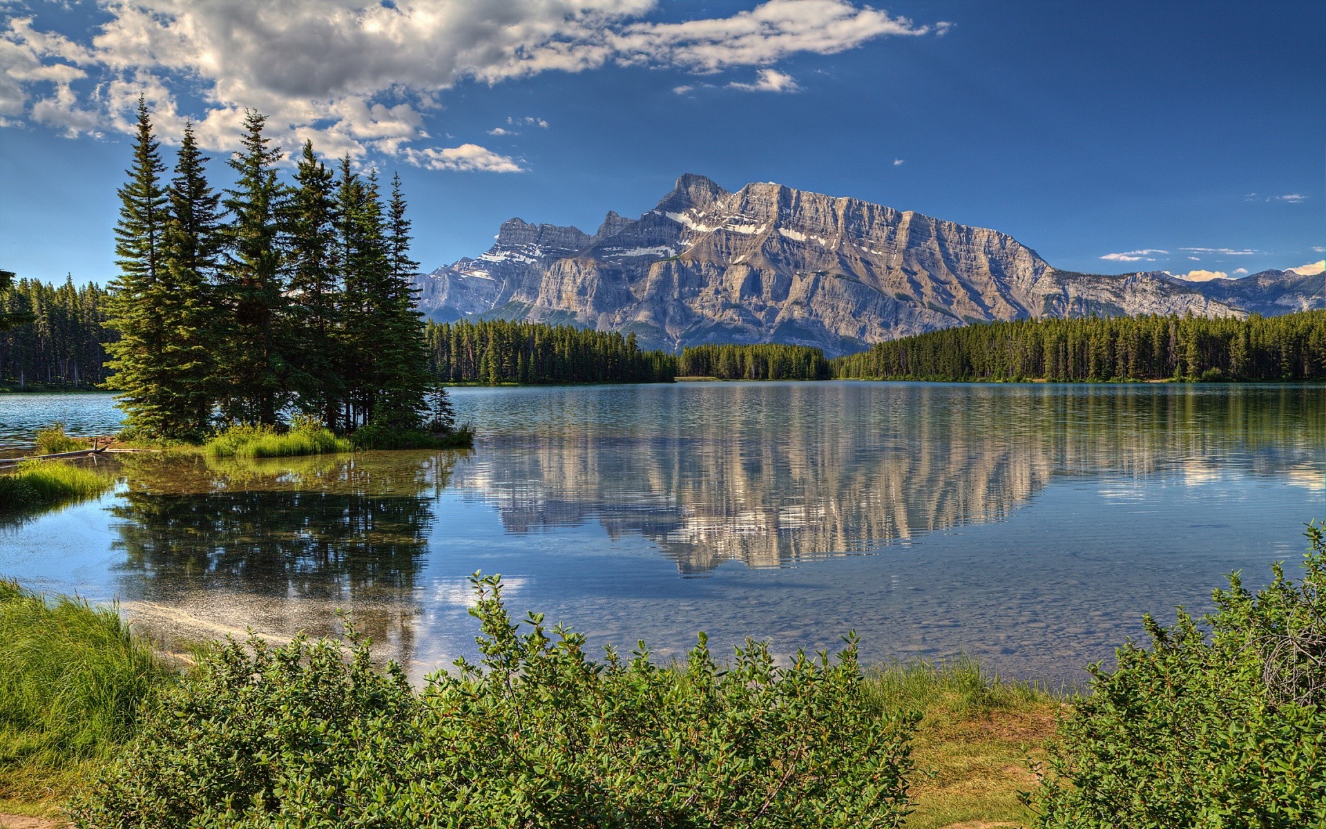 américa lago agua reflexión paisaje escénico al aire libre río naturaleza madera montaña viajes evergreen cielo luz del día coníferas árbol