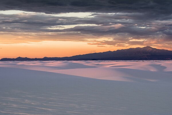 The shores of America in the evening look like this