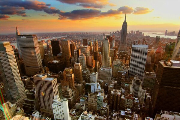 America. Città dei grattacieli al tramonto