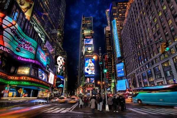 Rua da americanaggo cidade à noite