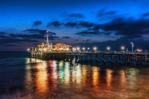 Meer Sonnenuntergang am Pier