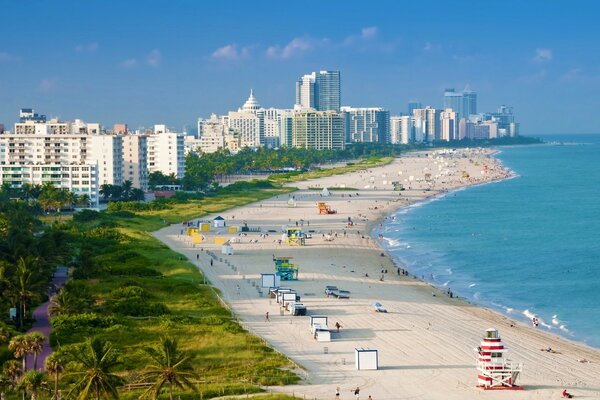 Praia de areia do mar Americana