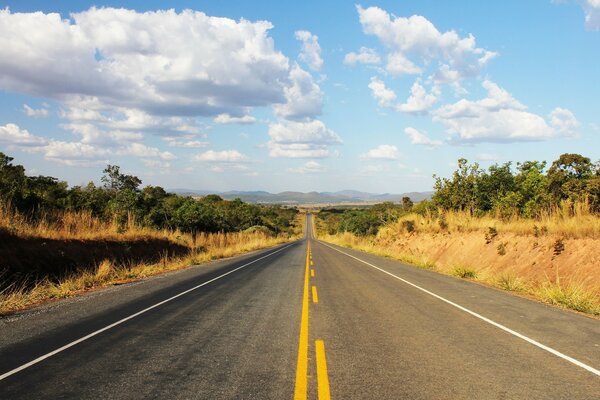 Asphaltierte Autobahn auf dem Weg nach Amerika