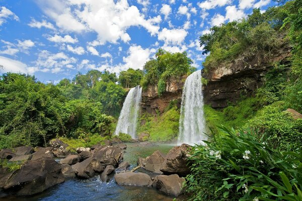 La natura Dell America, due cascate