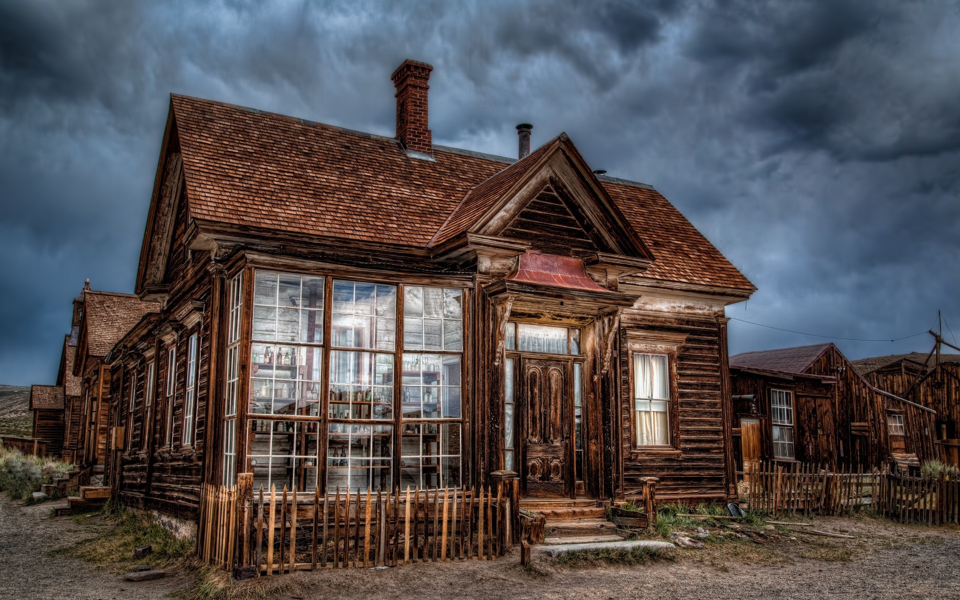 america house architecture building home abandoned wood old window family outdoors ghost