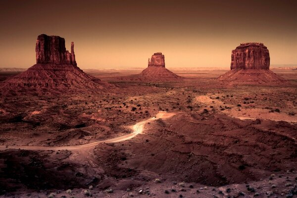 A trip through the American canyon in the evening