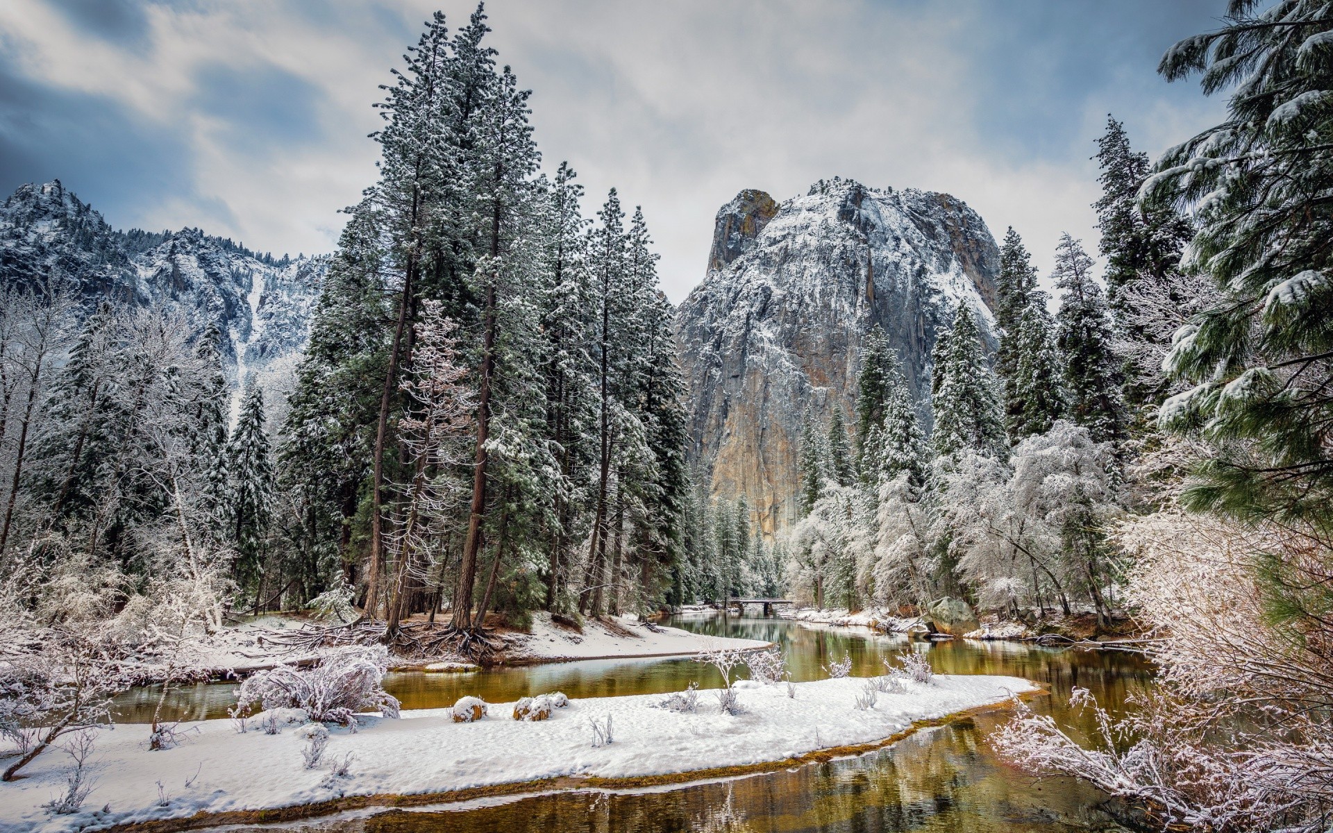 amérique neige bois montagnes nature paysage scénique bois hiver froid glace à l extérieur eau sauvage evergreen voyage conifères ciel parc lac