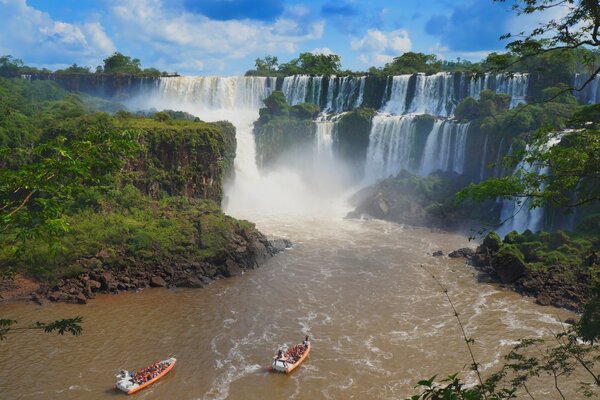 Hermosa cascada. América para viajar