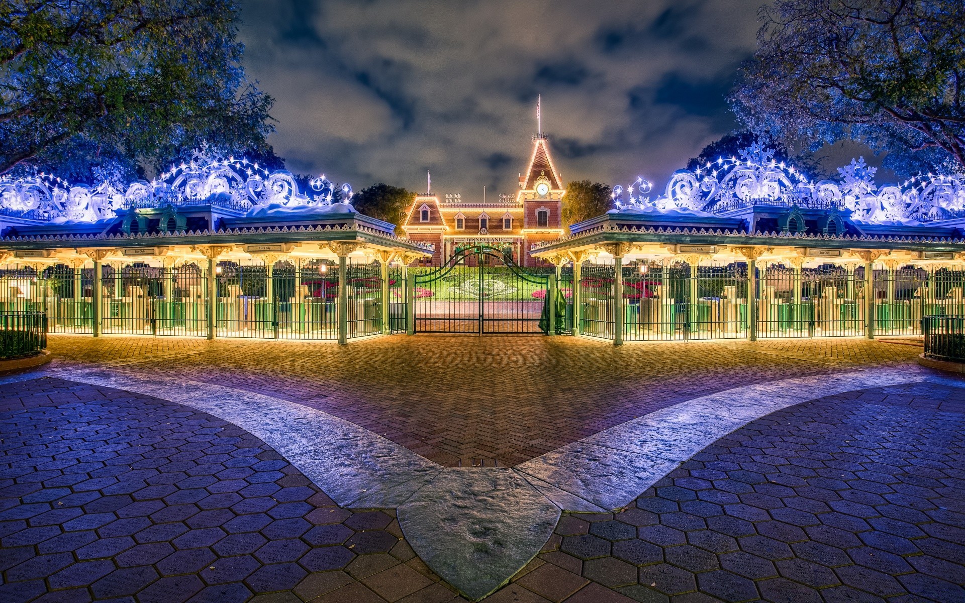 america water illuminated travel architecture evening pool building dusk hotel sky park reflection outdoors light tourism castle vacation luxury traditional