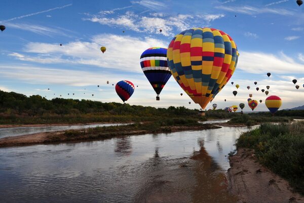 Globos en América en el cielo