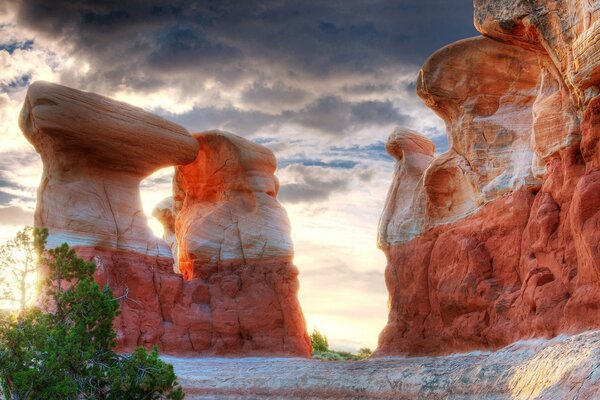 Beautiful red rocks. A paradise for travelers