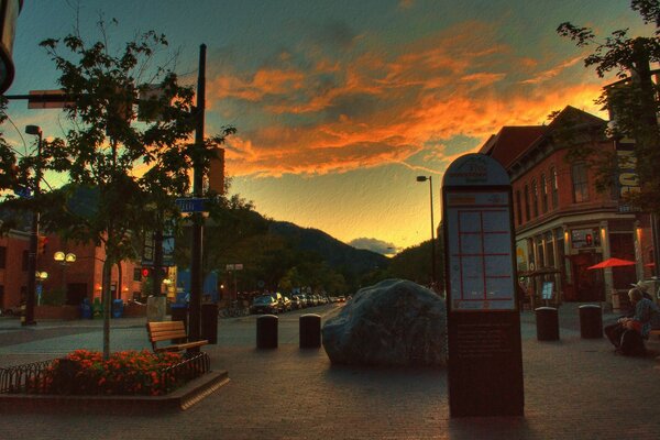 Hermosa puesta de sol sobre la ciudad americana