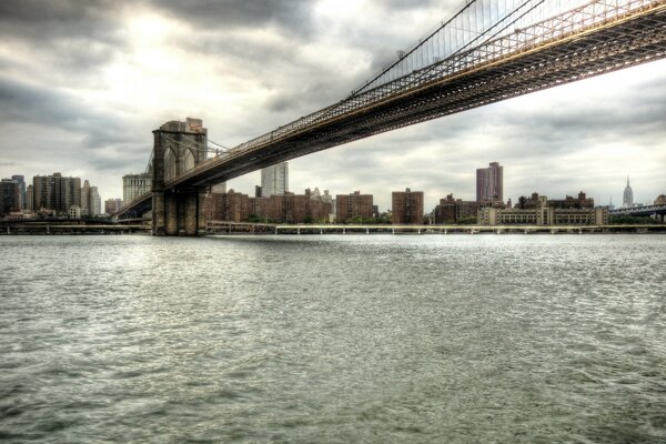 Puente alto. Mar gris