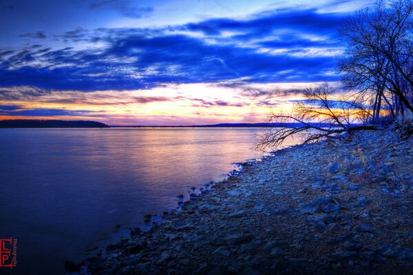 Puesta de sol junto al mar